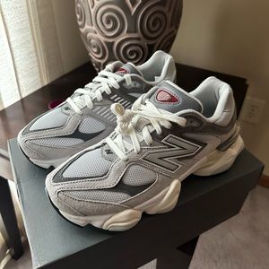New Balance 9060 lifestyle shoes sneakers (NEW CONDITION)